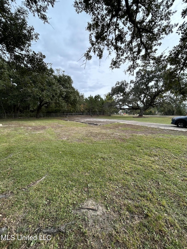 102 Livingston Dr, Pass Christian, MS 39571