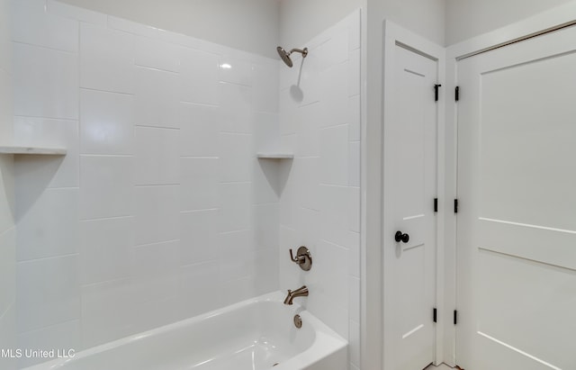 bathroom featuring shower / bath combination