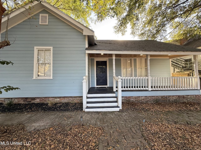 view of front of property featuring a porch