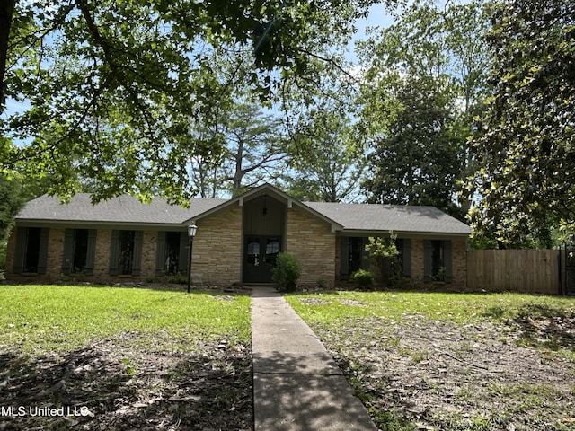 215 Quail Trl, Greenwood, MS 38930 - view of front of home with stone siding
