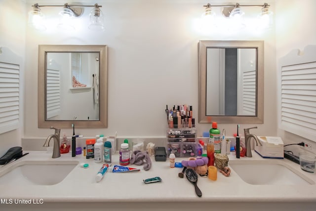 bathroom featuring a sink