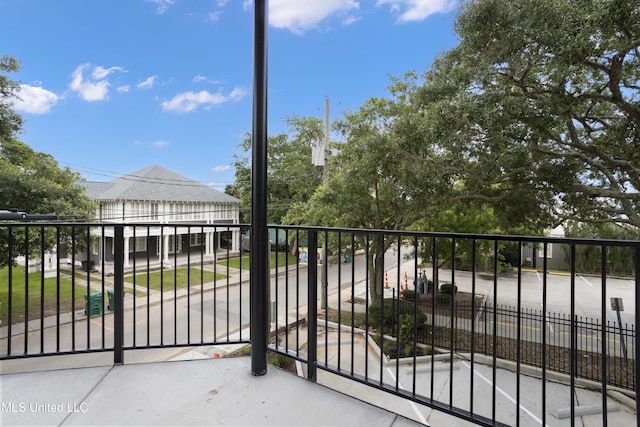 124 Court St, Bay Saint Louis, MS 39520 - view of balcony