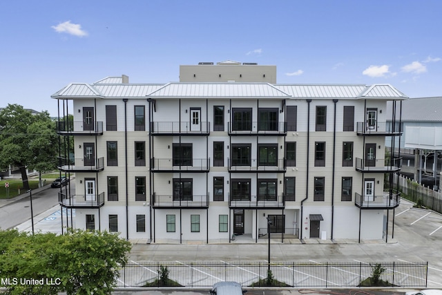 124 Court St, Bay Saint Louis, MS 39520 - view of apartment building / complex