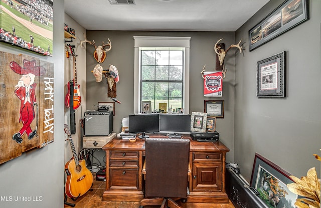 4661 Wildwood Rd, Benton, MS 39039 - view of office