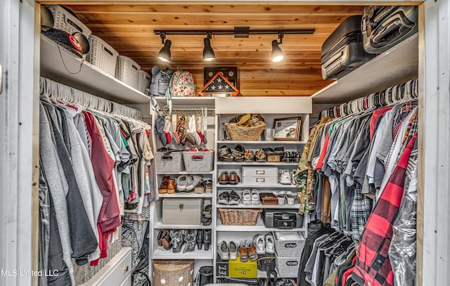 4661 Wildwood Rd, Benton, MS 39039 - view of walk in closet