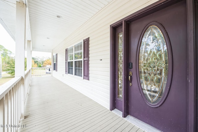 10053 Kingston Rd, Bay Saint Louis, MS 39520 - view of exterior entry featuring a porch