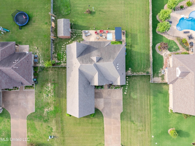1668 Farindale Cv, Nesbit, MS 38651 - aerial view of property and surrounding area with a pool area