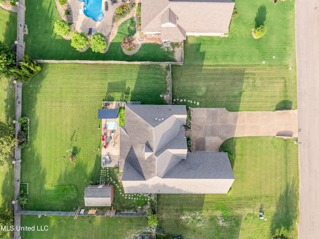 1668 Farindale Cv, Nesbit, MS 38651 - aerial view of a pool