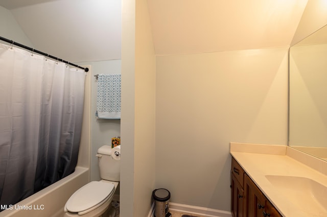 1668 Farindale Cv, Nesbit, MS 38651 - full bathroom with vanity, lofted ceiling, and shower / tub combo with curtain