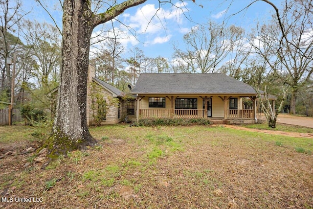 view of front of property featuring a porch