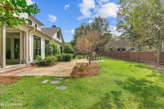 view of yard featuring a patio area