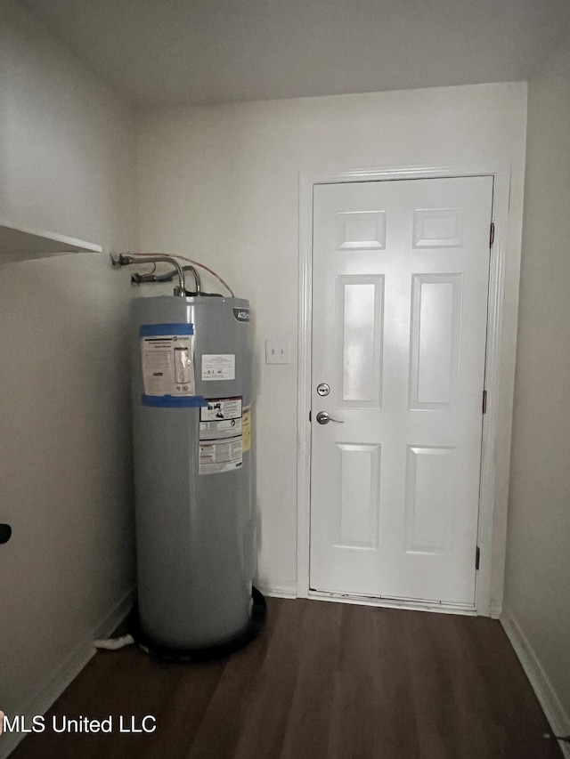 1620 Porpoise St, Ocean Springs, MS 39564 - utility room with electric water heater