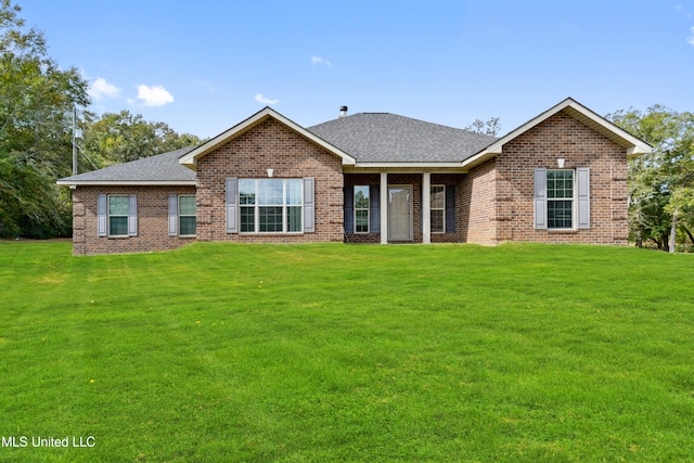 view of front of property with a front yard