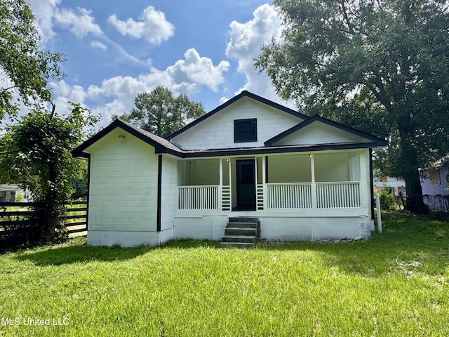 716 New Orleans St, Hattiesburg, MS 39401 - bungalow with covered porch