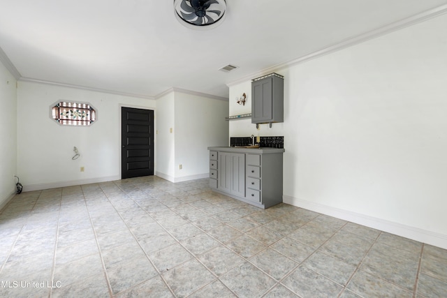 empty room with ornamental molding