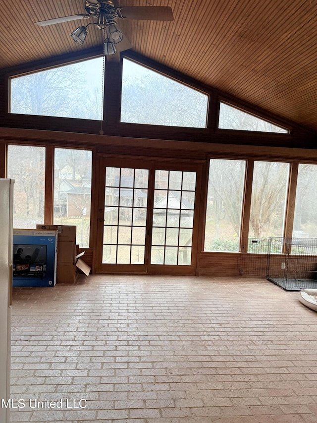 588 Robin Rd, Grenada, MS 38901 - unfurnished sunroom with wood ceiling, ceiling fan, and vaulted ceiling