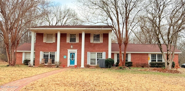 588 Robin Rd, Grenada, MS 38901 - view of front facade featuring a front lawn