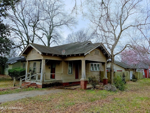 309 E Percy St, Indianola, MS 38751 - view of front facade with a porch