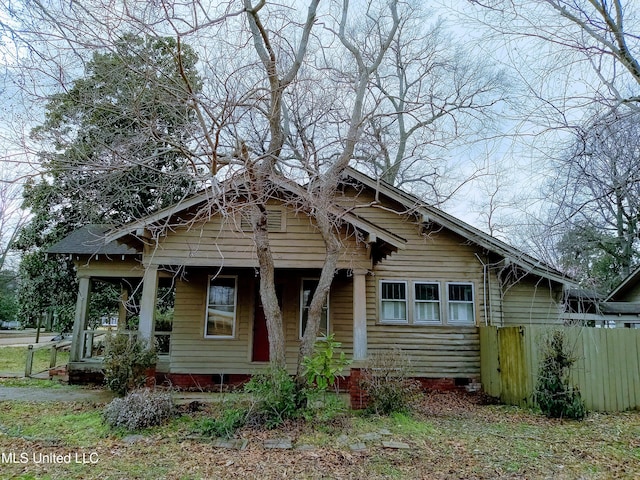 309 E Percy St, Indianola, MS 38751 - bungalow featuring covered porch