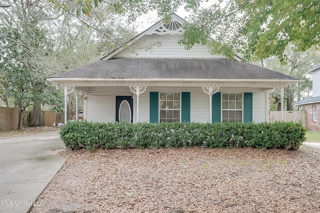 view of front of property with covered porch