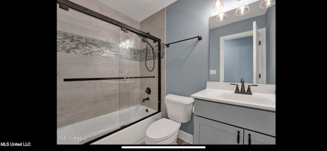 11368 Cedar Point Cv, Hernando, MS 38632 - full bath featuring toilet, vanity, and combined bath / shower with glass door