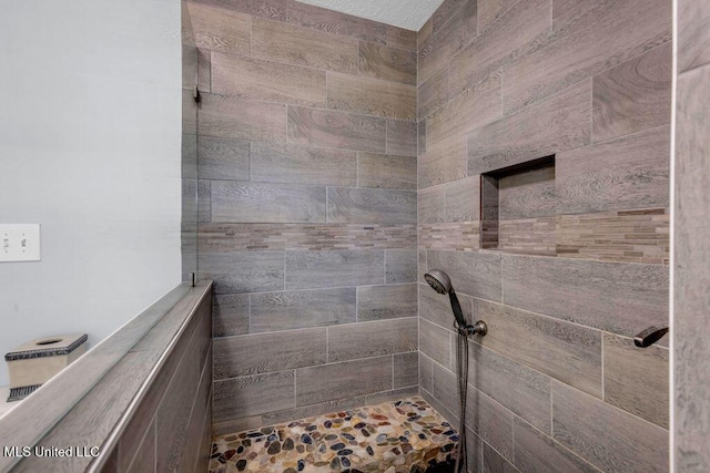 11020 Jordan Dr, Bay Saint Louis, MS 39520 - bathroom featuring tiled shower