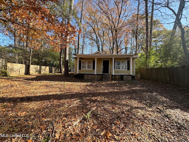 view of front of property