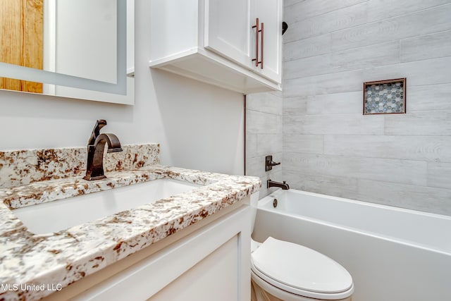 106 Horseshoe Ln, Flora, MS 39071 - full bathroom with vanity, toilet, and shower / tub combination