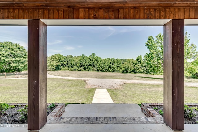 106 Horseshoe Ln, Flora, MS 39071 - view of grassy yard with a patio area