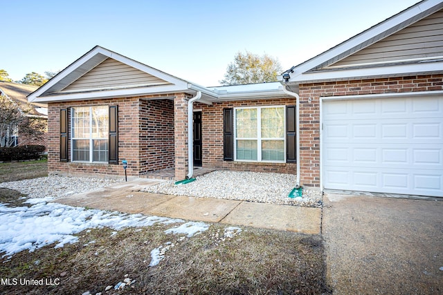 view of front facade with a garage