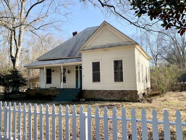 view of front facade with covered porch