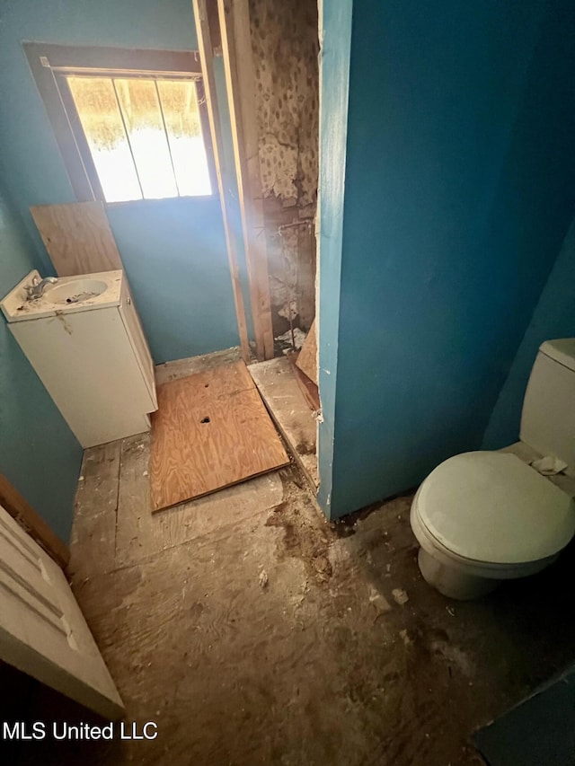 204 Deaton St, Batesville, MS 38606 - bathroom with toilet