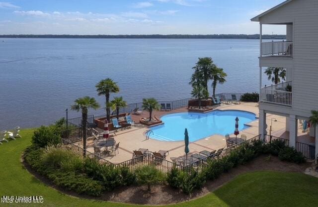 550 Post Rd Unit 116, Ridgeland, MS 39157 - community pool with a patio and a water view