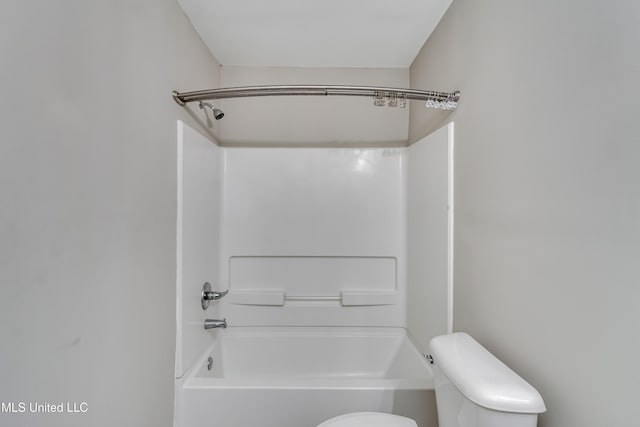 550 Post Rd Unit 116, Ridgeland, MS 39157 - bathroom with toilet and shower / washtub combination