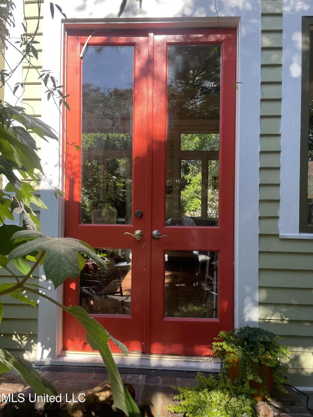 800 Gillespie St, Jackson, MS 39202 - entrance to property featuring french doors