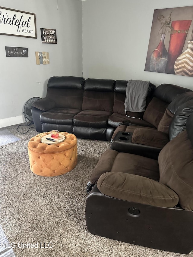 425 Downing St, Jackson, MS 39216 - living room featuring baseboards
