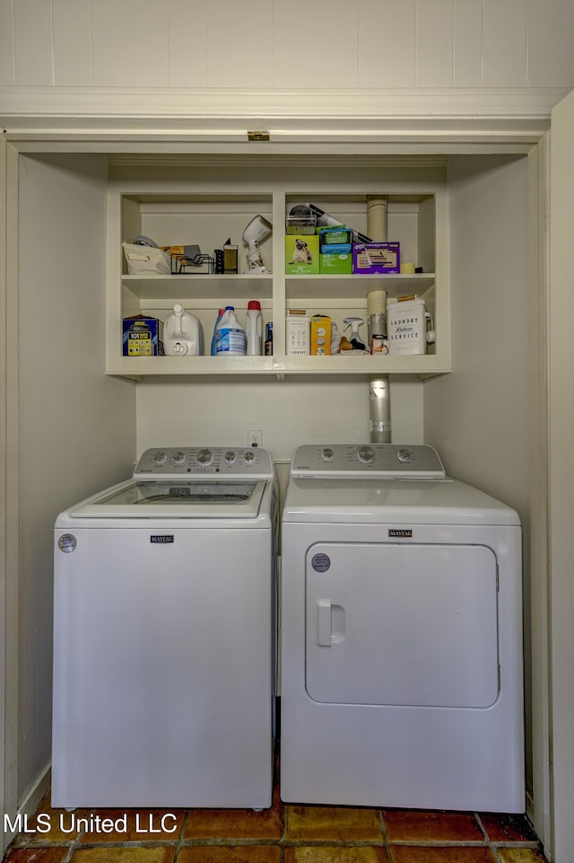 laundry room featuring independent washer and dryer