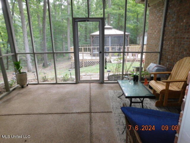 view of unfurnished sunroom