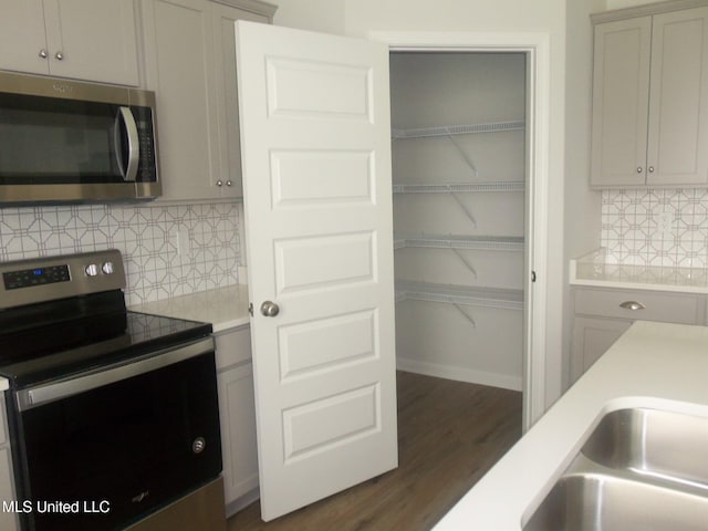 7156 Edgewater Dr, Olive Branch, MS 38654 - view of storage area