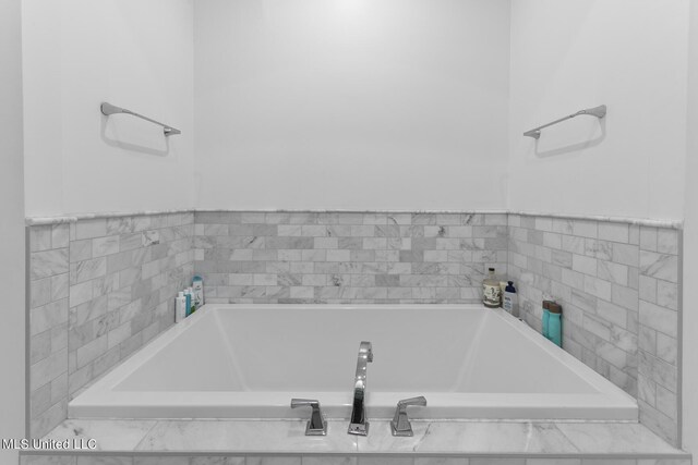 3844 Hawthorn Dr, Jackson, MS 39216 - bathroom with a garden tub