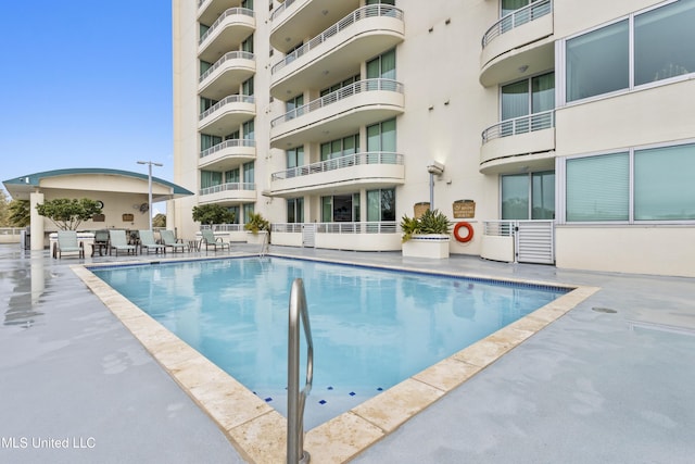 2060 Beach Blvd Unit 102, Biloxi, MS 39531 - community pool with a patio