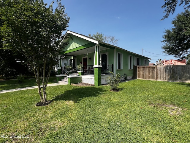 914 39th Ave, Gulfport, MS 39501 - view of side of property with covered porch