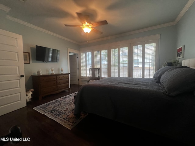 914 39th Ave, Gulfport, MS 39501 - bedroom featuring dark wood-style floors, ornamental molding, and a ceiling fan