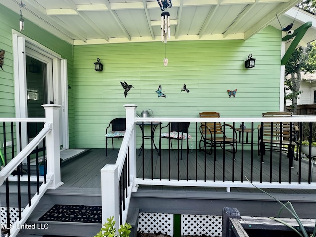 914 39th Ave, Gulfport, MS 39501 - view of wooden terrace