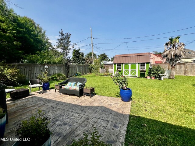 914 39th Ave, Gulfport, MS 39501 - view of yard featuring an outdoor hangout area