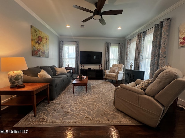 914 39th Ave, Gulfport, MS 39501 - living area featuring a ceiling fan, wood finished floors, crown molding, and recessed lighting