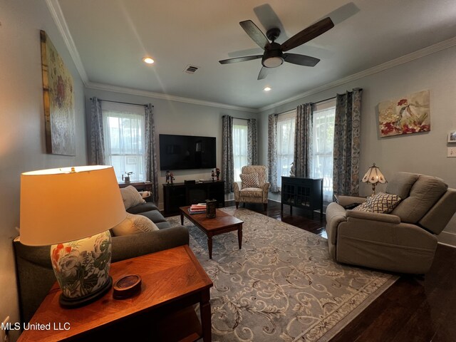 914 39th Ave, Gulfport, MS 39501 - living room with wood finished floors, ornamental molding, a ceiling fan, and recessed lighting