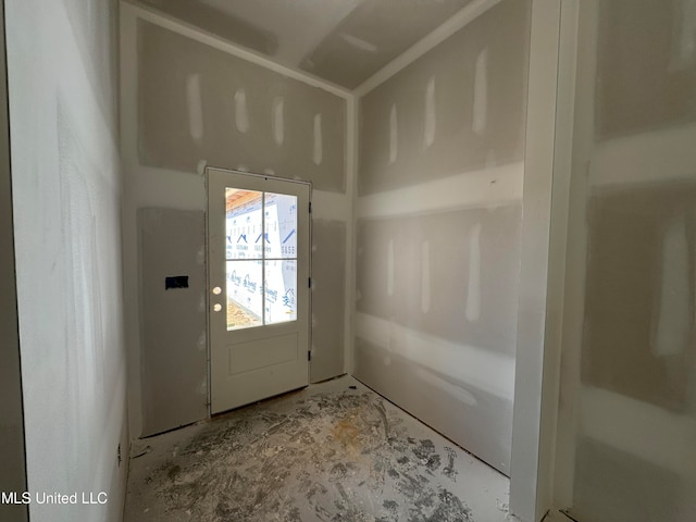 entryway featuring concrete flooring