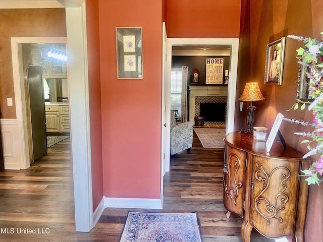 1024 Riverchase N Dr, Brandon, MS 39047 - corridor featuring dark wood finished floors