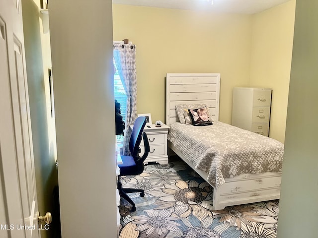 1024 Riverchase N Dr, Brandon, MS 39047 - bedroom with a desk